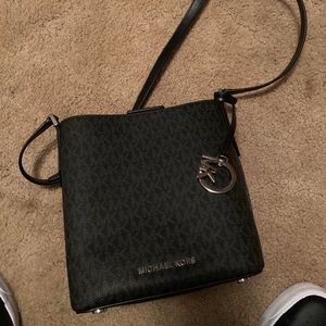 Michael Kors Crossbody-in black